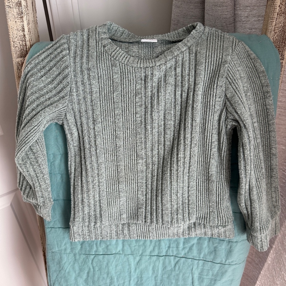 Ribbed Knit Sweater in Gray